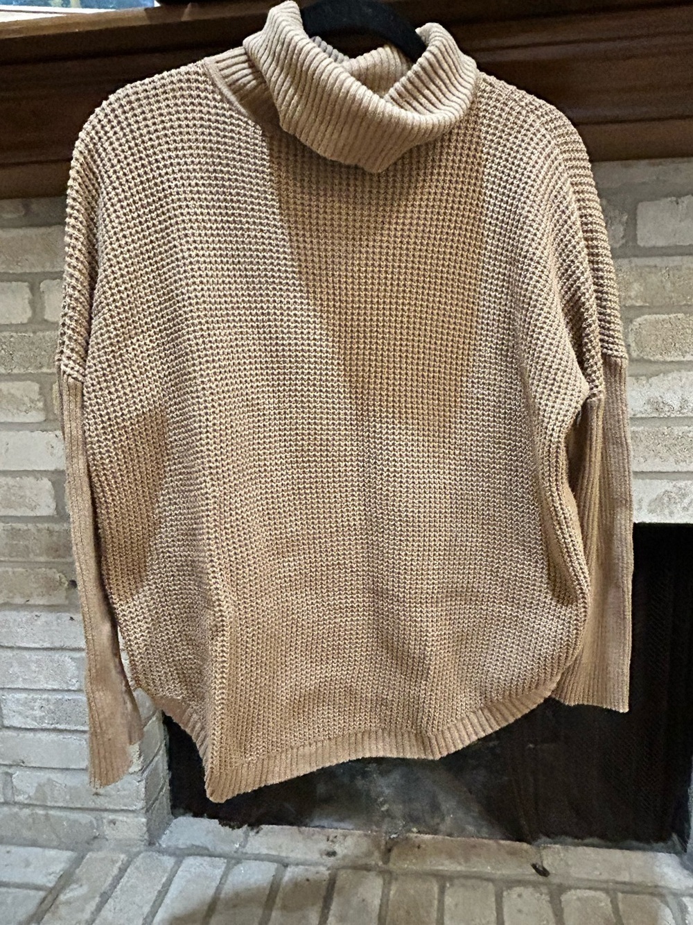 Michael Kors Ribbed Turtleneck Sweater in Camel EUC